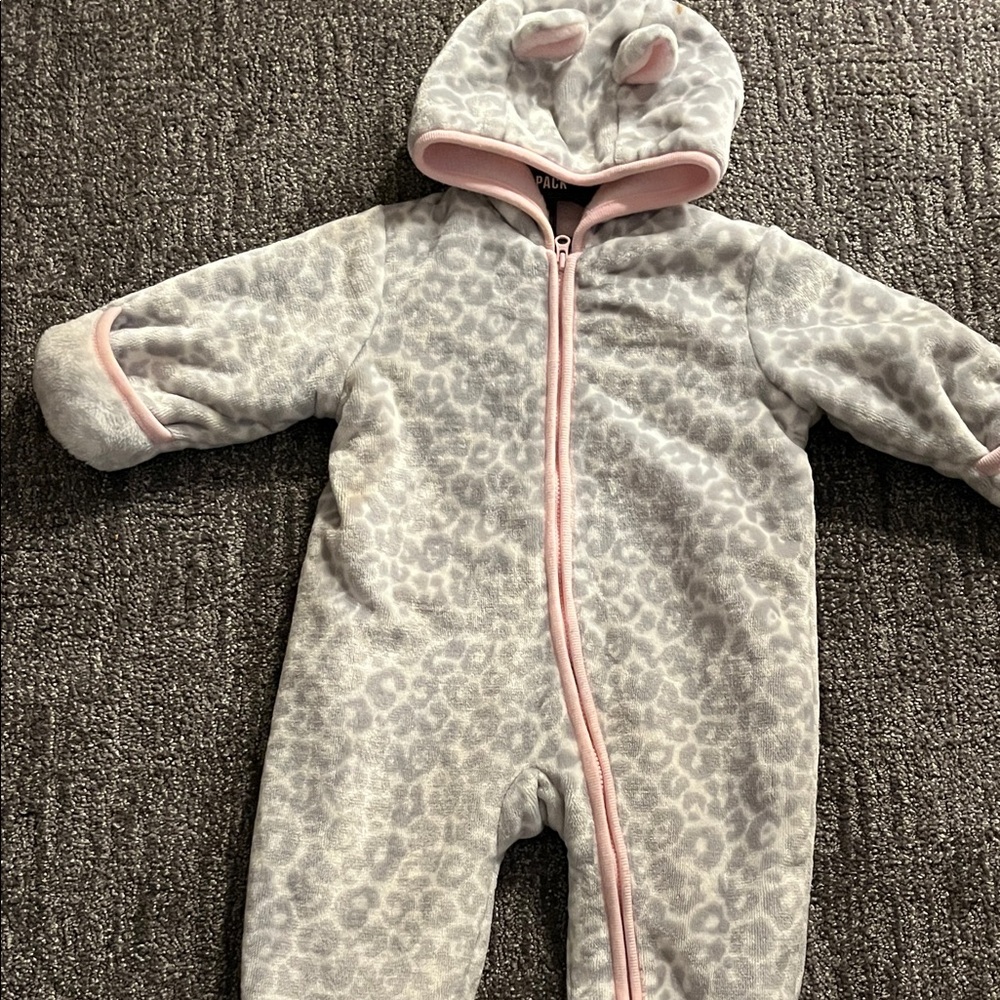 Super Soft:The Children's Place Pink and Gray Leopard Footie NWT